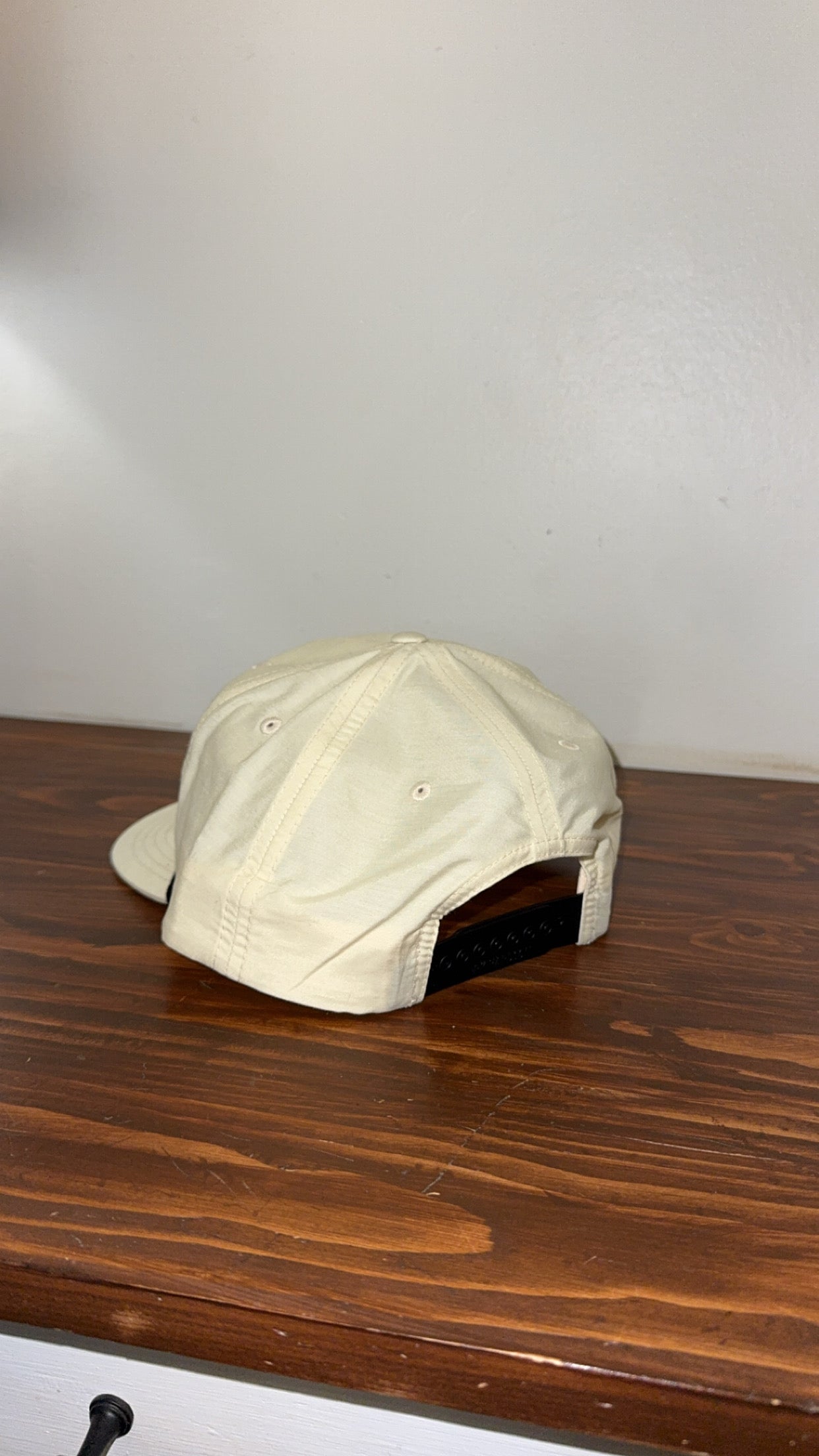 TSD Turkey Feathers Hat in Crème with Rope